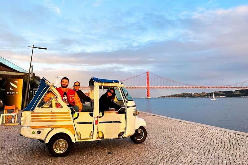 Lisbon: Belém Tuk Tuk Tour with Pastéis de Belém - The Experience in Detail