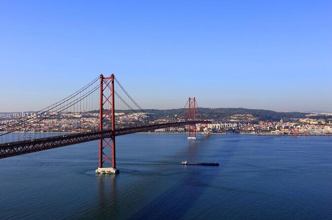 Lisbon: Catamaran Luxury Sunset and Wine Tour - Key Points