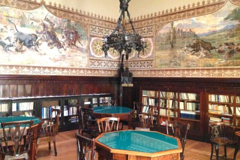 Lisbon: City of Spies Guided Walking Tour - Key Points