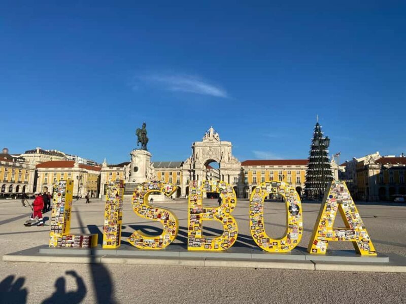 Lisbon: Classic Piaggio Tour through historic and beautiful Lisbon - The Experience of Riding a Piaggio Tuk-Tuk