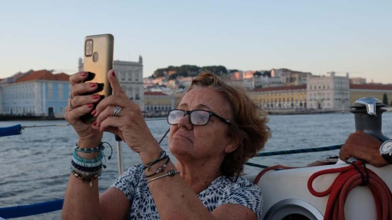 Lisbon: Daily Boat Tour with Drinks & Snacks - A Closer Look at the Lisbon Boat Tour Experience