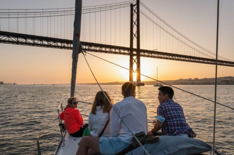 Lisbon: Daytime/Sunset/Night City Sailboat Tour with Drink - FAQ