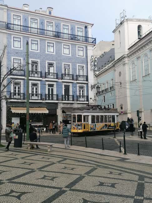 Lisbon: Enjoy 2 days on a private tour of Lisbon and Sintra - Key Points