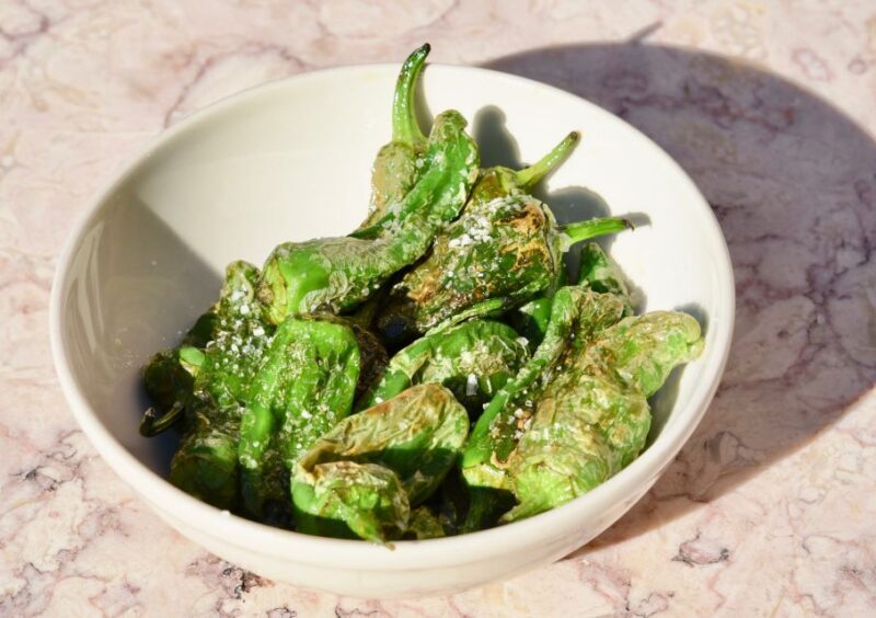 Lisbon: Evening Local Food Crawl with Drink Pairings - Key Points