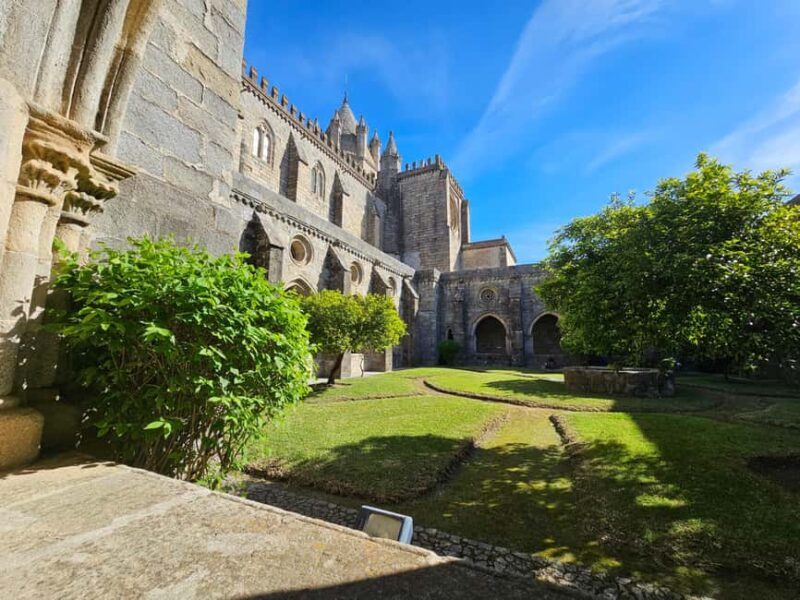 Lisbon: Évora (w/ Cathedral & Bones), Cartuxa & Cork Factory - FAQ