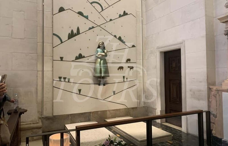 lisbon: Fatima, Nazare, Obidos, mira de aire private tour - Obidos Castle and Town