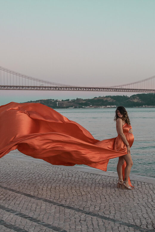 Lisbon: Flying Dress & Fashion Photoshoot at iconic places - Diving Deeper into the Experience