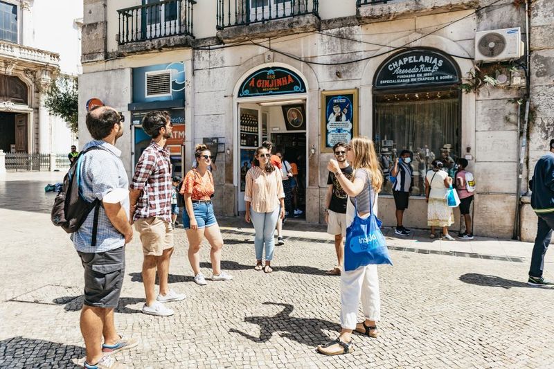 Lisbon: Food and Wine Small Group Walking Tour - Hidden gem beer tasting: another local pause