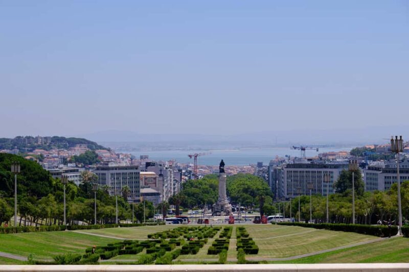 Lisbon Full Day Experience on comfortable minivan - Exploring Lisbon: What to Expect from the Tour