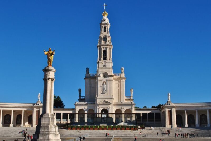 Lisbon: Full Day Tour to Fátima, Batalha, Nazaré and Óbidos - The Experience: What Makes It Stand Out