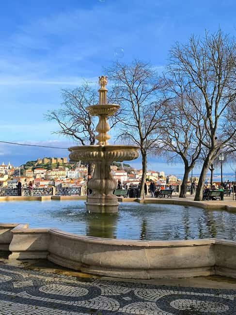 Lisbon: Guided Tour with Local Guide - Key Points