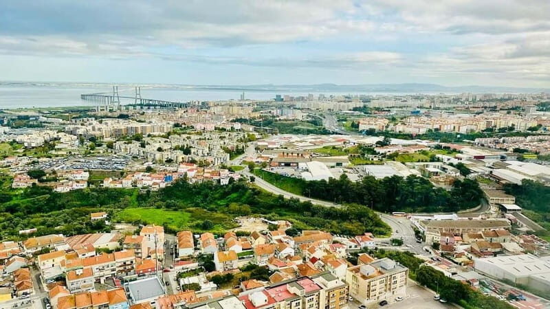 Lisbon: Guided Tuk-Tuk Tour of Hidden Gems and Landmarks II - A Detailed Look at the Lisbon Tuk-Tuk Experience