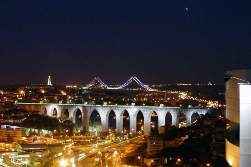 Lisbon: Half-Day Night Group Tour w/ Fado Dinner Show - A Deep Dive into the Experience