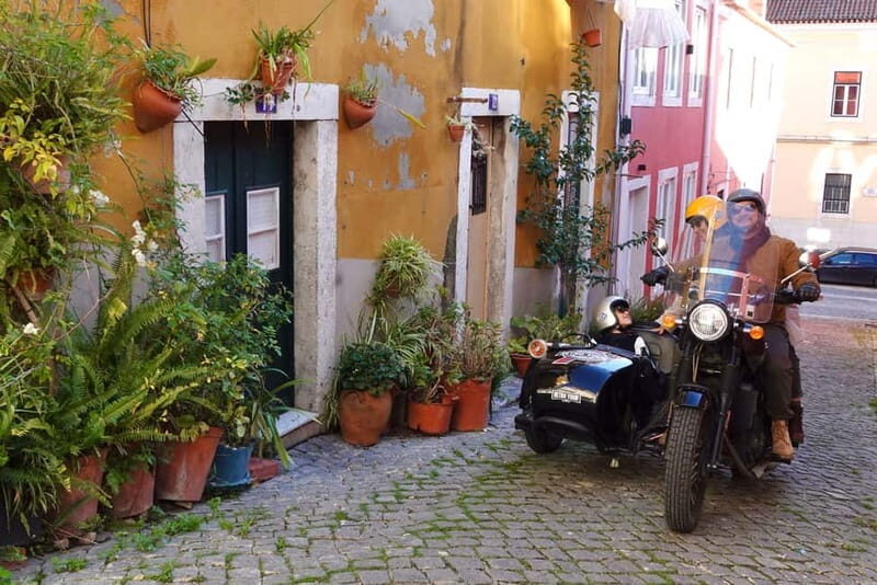 Lisbon : Historic Motorcycle Side-car Tour 1H - What’s the Value?
