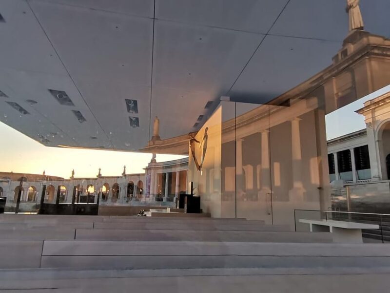 Lisbon: Holy Miracle Church Santarem & Fatima Private Tour - Key Points