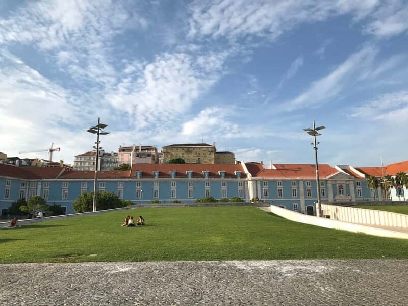 Lisbon Honda Pcx 125cc Rental from 4Hours-7 Days - Who Should Consider This?