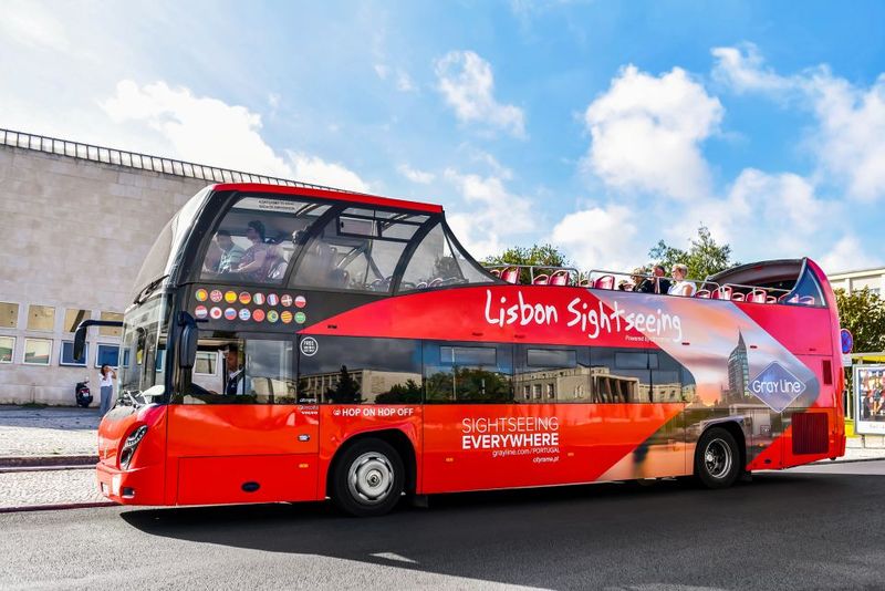 Lisbon: Hop-On Hop-Off Bus Tour - Audio guides in 16 languages and onboard Wi‑Fi