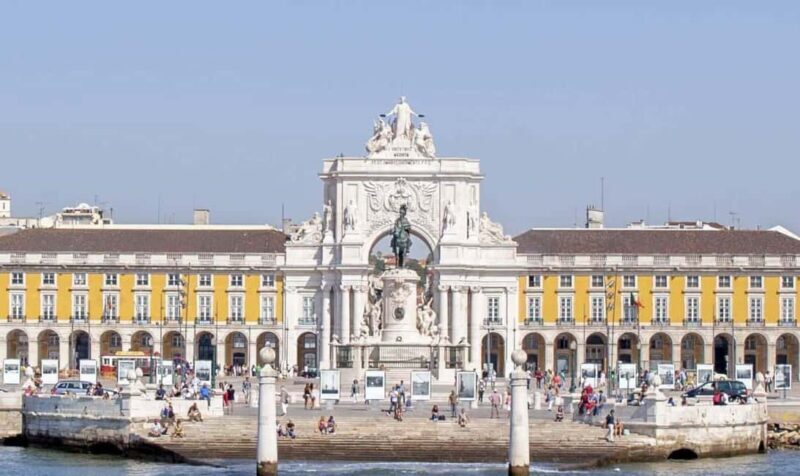 Lisbon: Immersive Walking Tour of the old town - Real Traveler Perspectives