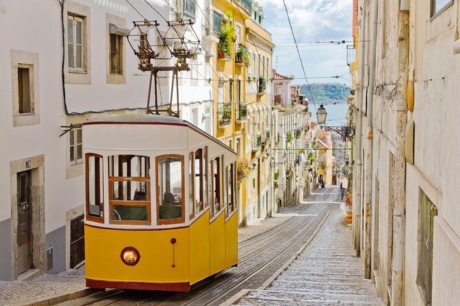 Lisbon in One Day Historic Small-Group Tour - The Experience: Pros and Cons