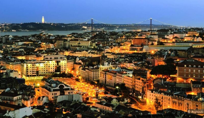 Lisbon: Luxury Fado Tour with Dinner included - Key Points