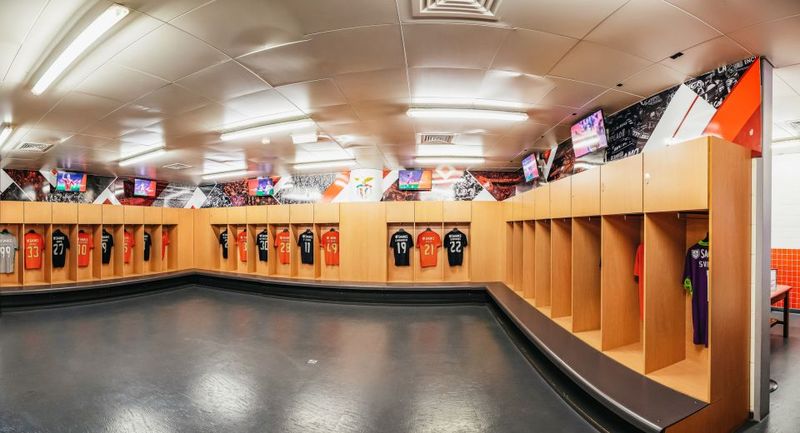 Lisbon: Luz Stadium Tour & SL Benfica Museum Entry - The scarf souvenir: the small detail that lands