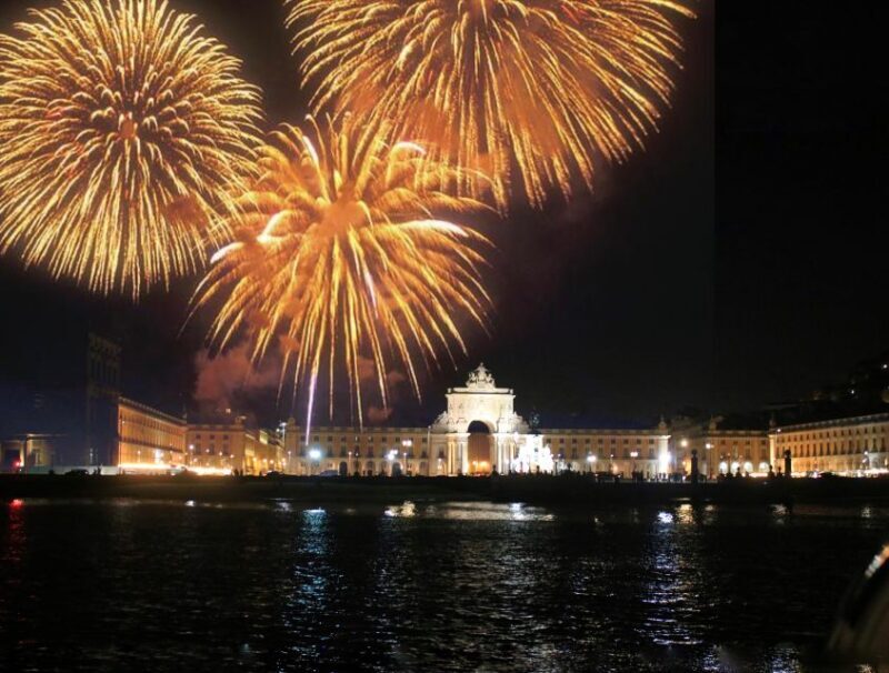 Lisbon: New Years Eve Fireworks Tagus River Sailing Cruise - Key Points
