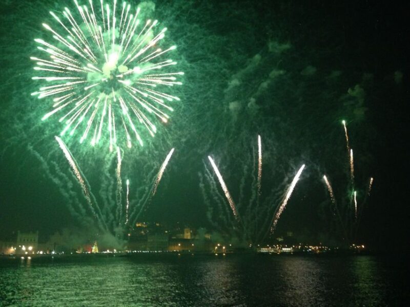 Lisbon: New Years Eve Fireworks Tagus River Sailing Cruise - An in-depth look at the experience