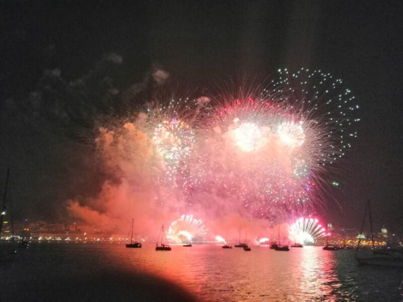 Lisbon: New Year's Eve Tagus River Cruise with Open Bar - Key Points