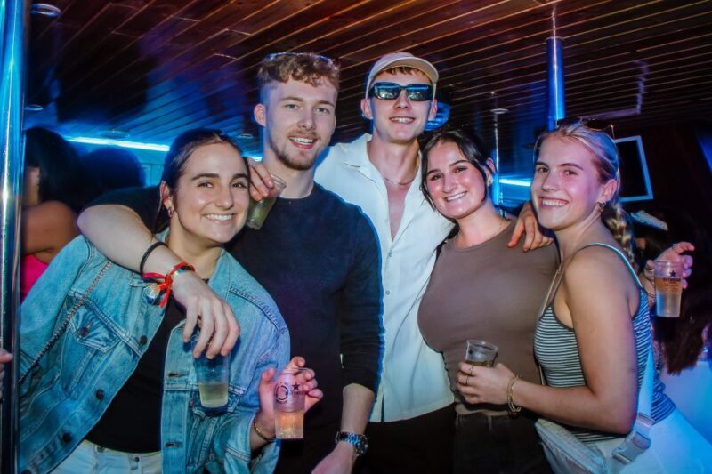 Lisbon: New Year's Eve with Live Dj Fireworks and Open Bar - The Reality of the Experience