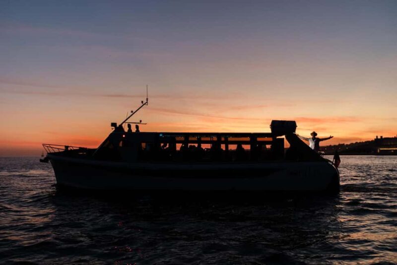 Lisbon: Night Cruise with DJ & Open Bar - Key Points