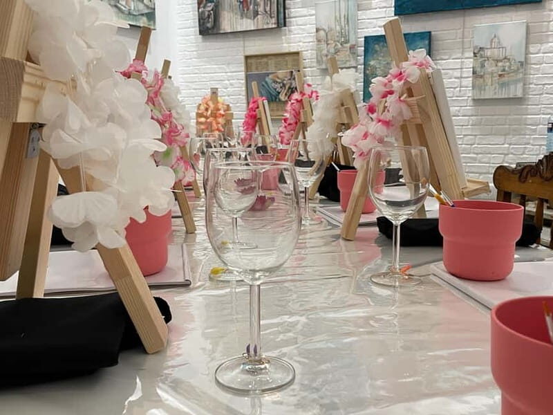 Lisbon: Painting Class in an Art Gallery - Authentic Feedback from Participants