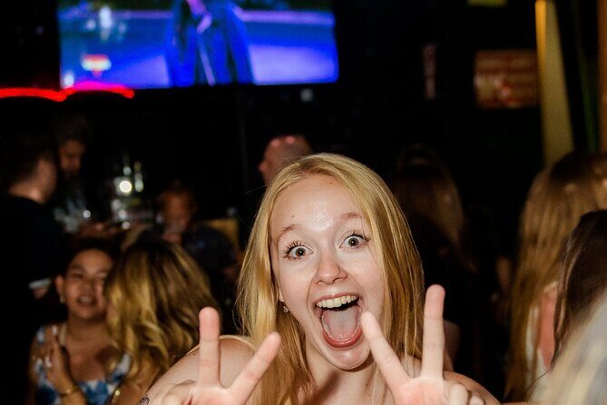 Lisbon Pink Street Pubcrawl: 1h Open Bar, Shots,VIP Club Entry - What to Expect on the Lisbon Pink Street Pubcrawl