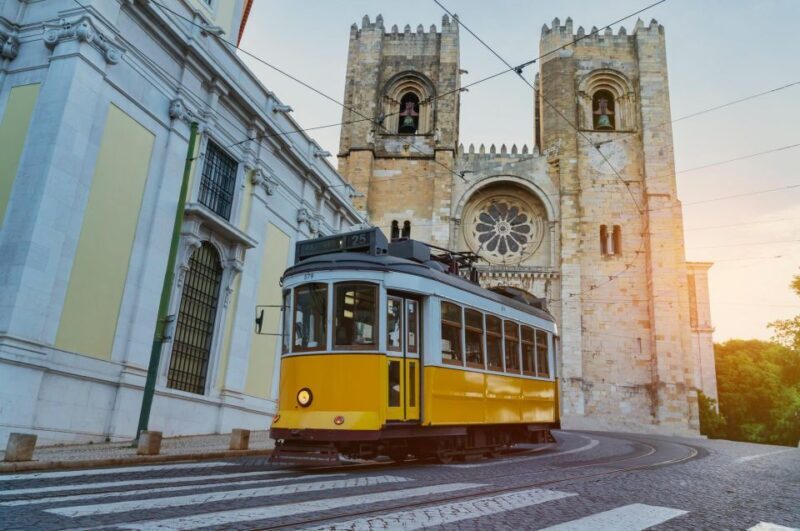 Lisbon: Private Architecture Tour with a Local Expert - A Closer Look at the Tour