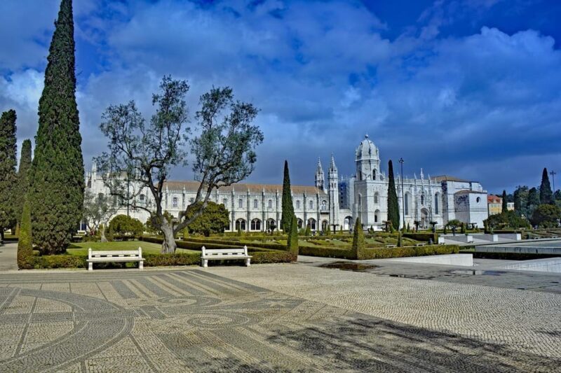 Lisbon Private City Tour with Local Guide  2 or 4 Hours - FAQ
