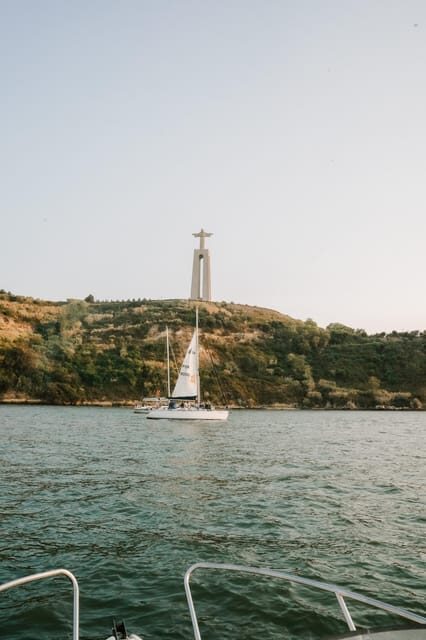 Lisbon PRIVATE Cruise - Fun, Friends and Unique Moments - An Honest Look at the Lisbon Private Cruise