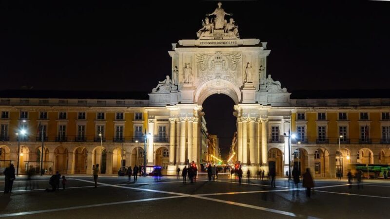 Lisbon: Private Lisbon by Night Tour with Local Guide - What to Expect from the Tour
