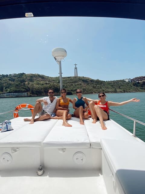Lisbon: Private Luxury Catamaran Tour with Welcome Drink - An Overview of the Lisbon Luxury Catamaran Experience