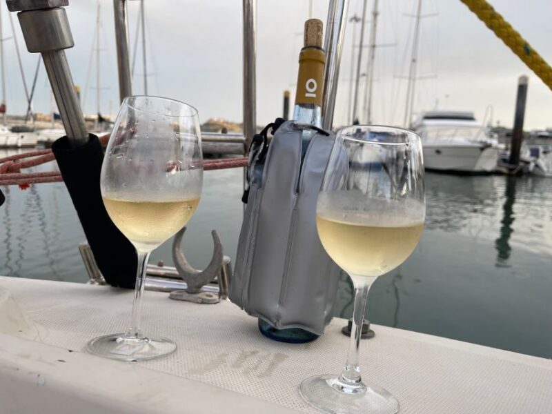 Lisbon: Private sailboat tours on Tagus River - Key Points