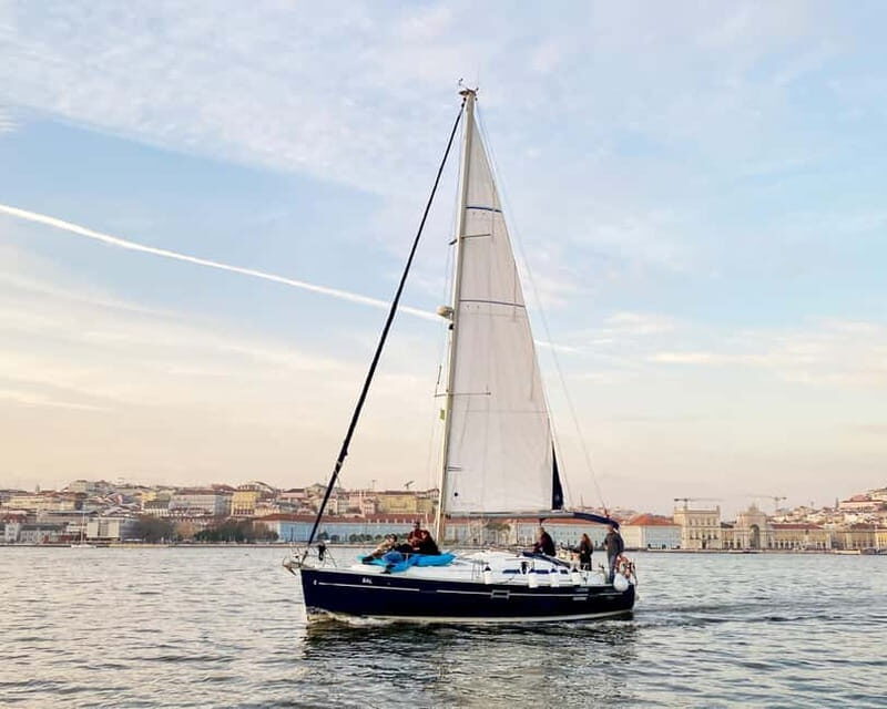Lisbon: Private Sailing Experience with Locals - Key Points