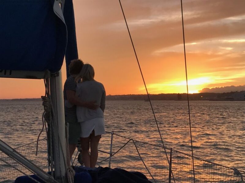 Lisbon: Private Sunset Sailing Tour with Champagne - Key Points