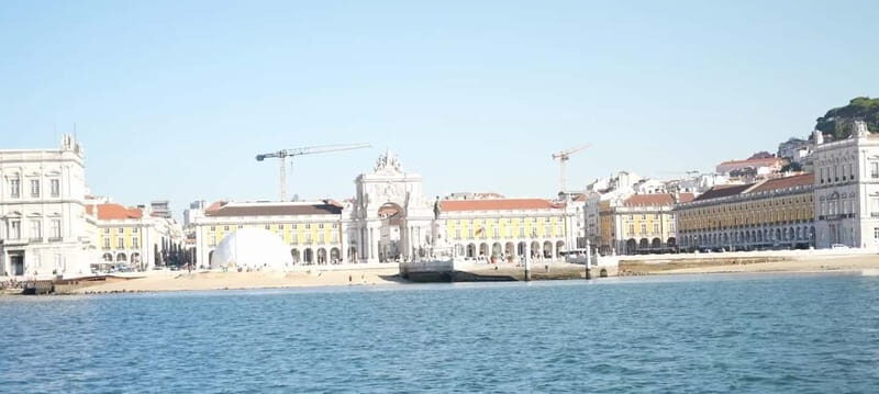 Lisbon PRIVATE Tour on Sailboat W/ Wine Included - Key Points