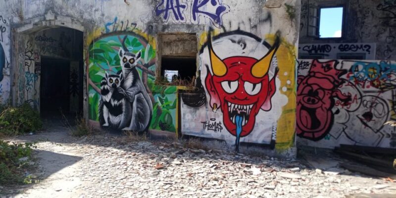 Lisbon: Private Tuk-Tuk Street Art Tour for 2,5 hours - Authenticity and Reviews