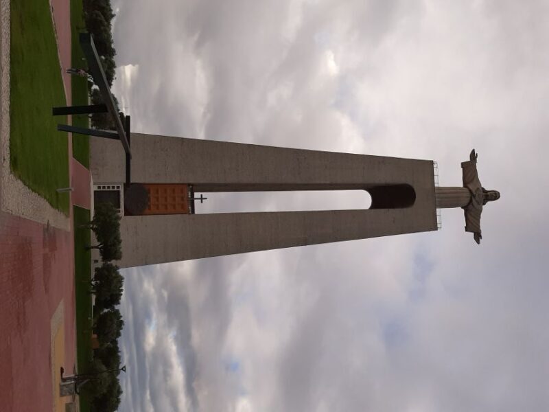 Lisbon: Private Tuk Tuk Tour Christ the King & Abril Bridge - FAQs