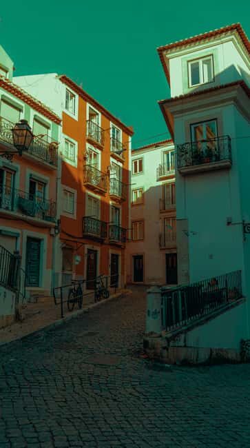 Lisbon: Private Tuk-Tuk Tour of Old Town & Scenic Viewpoints - Who Will Love This Tour?