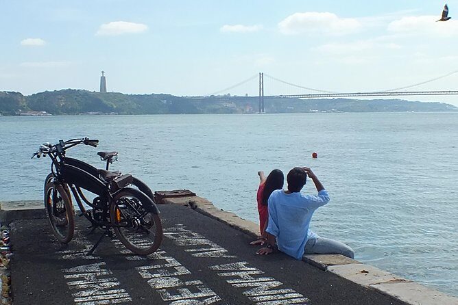 Lisbon Regular or Electric Bike Rental - Key Points