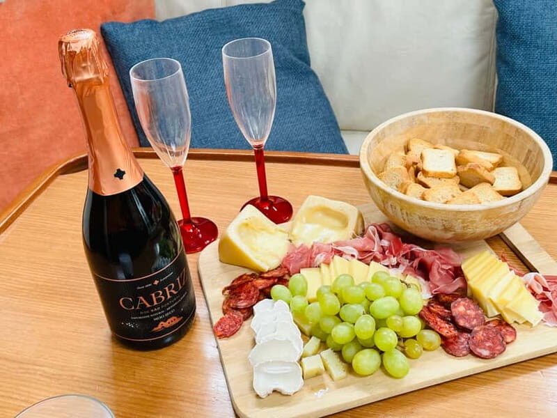 Lisbon: Romantic Cruise with Wine & Portuguese Tapas - Key Points