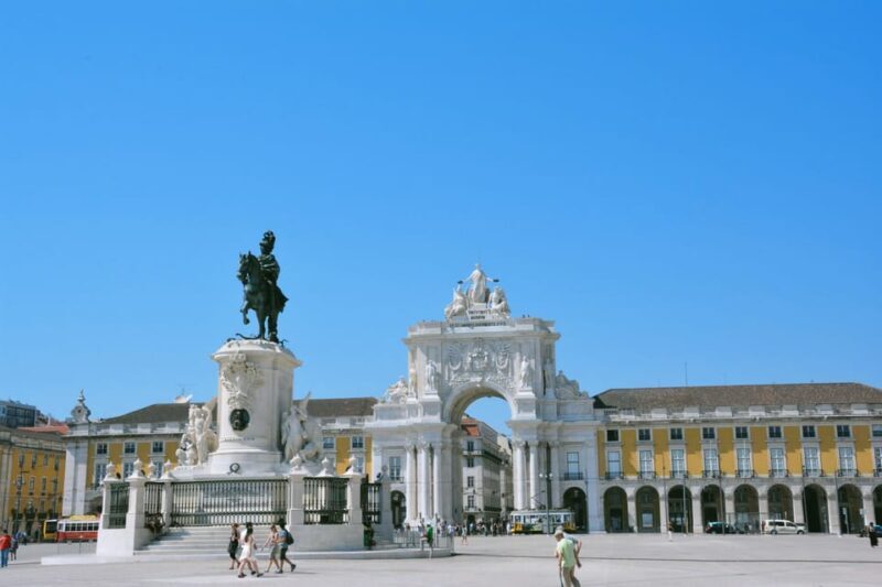 Lisbon: Sightseeing City Tour by Tuk-Tuk - FAQ