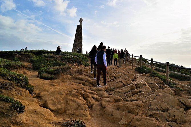 Lisbon: Sintra, Pena, Cabo da Roca Coast & Cascais Tour - What to Keep in Mind
