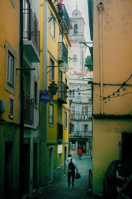 Lisbon: Street Photography Tour Sunrise or Sunset - FAQ