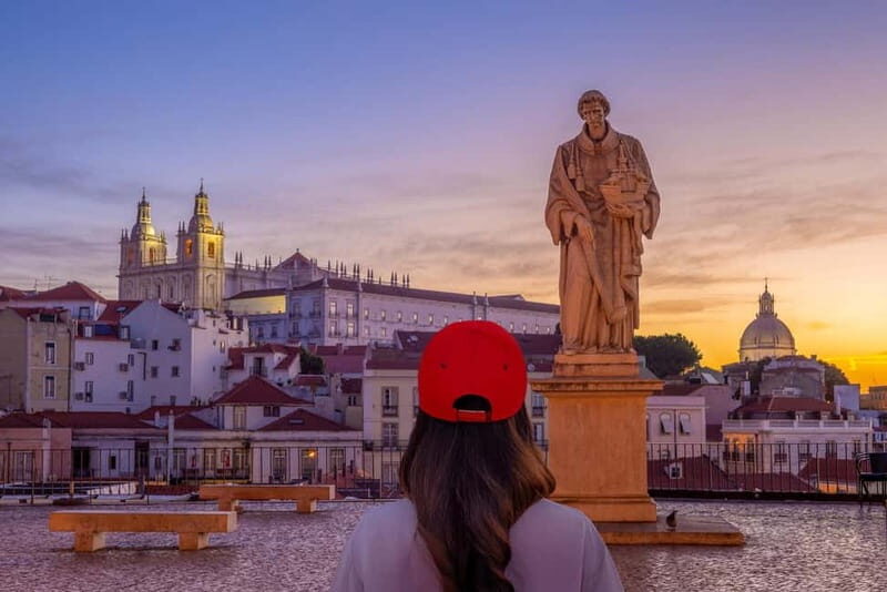 Lisbon: Sunrise Walking Tour Before the Crowds - Key Points